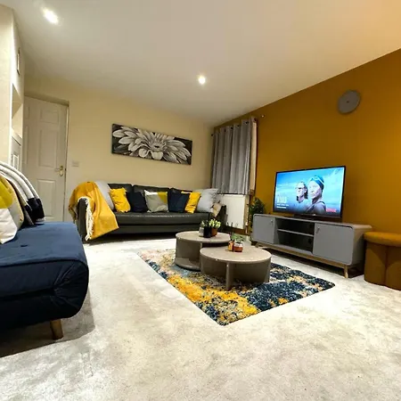 Large Cosy 2 Bedroom Ground Floor Flat In Stevenage Sg1 Sleeps 4-5 Free Parking Exterior photo