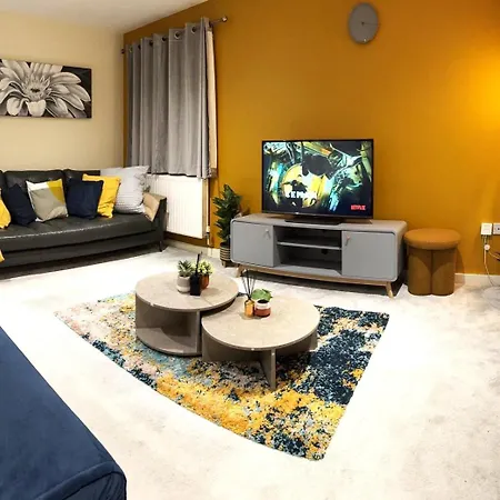 Large Cosy 2 Bedroom Ground Floor Flat In Stevenage Sg1 Sleeps 4-5 Free Parking Exterior photo