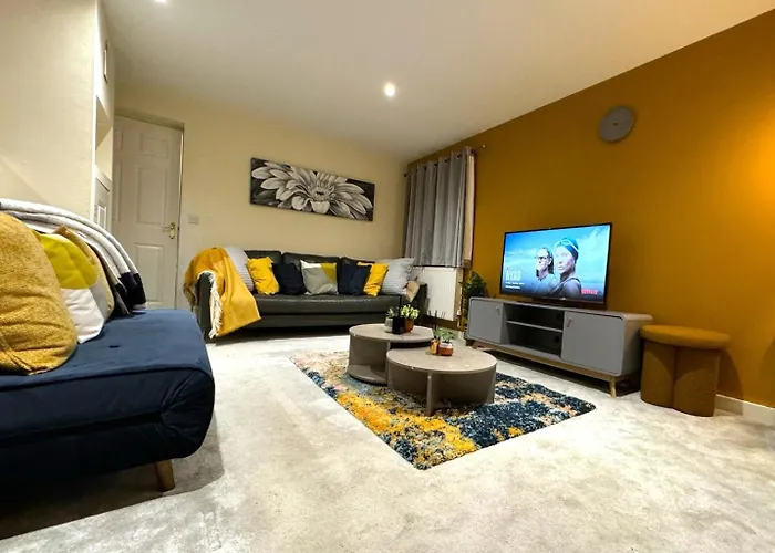 Large Cosy 2 Bedroom Ground Floor Flat In Stevenage Sg1 Sleeps 4-5 Free Parking