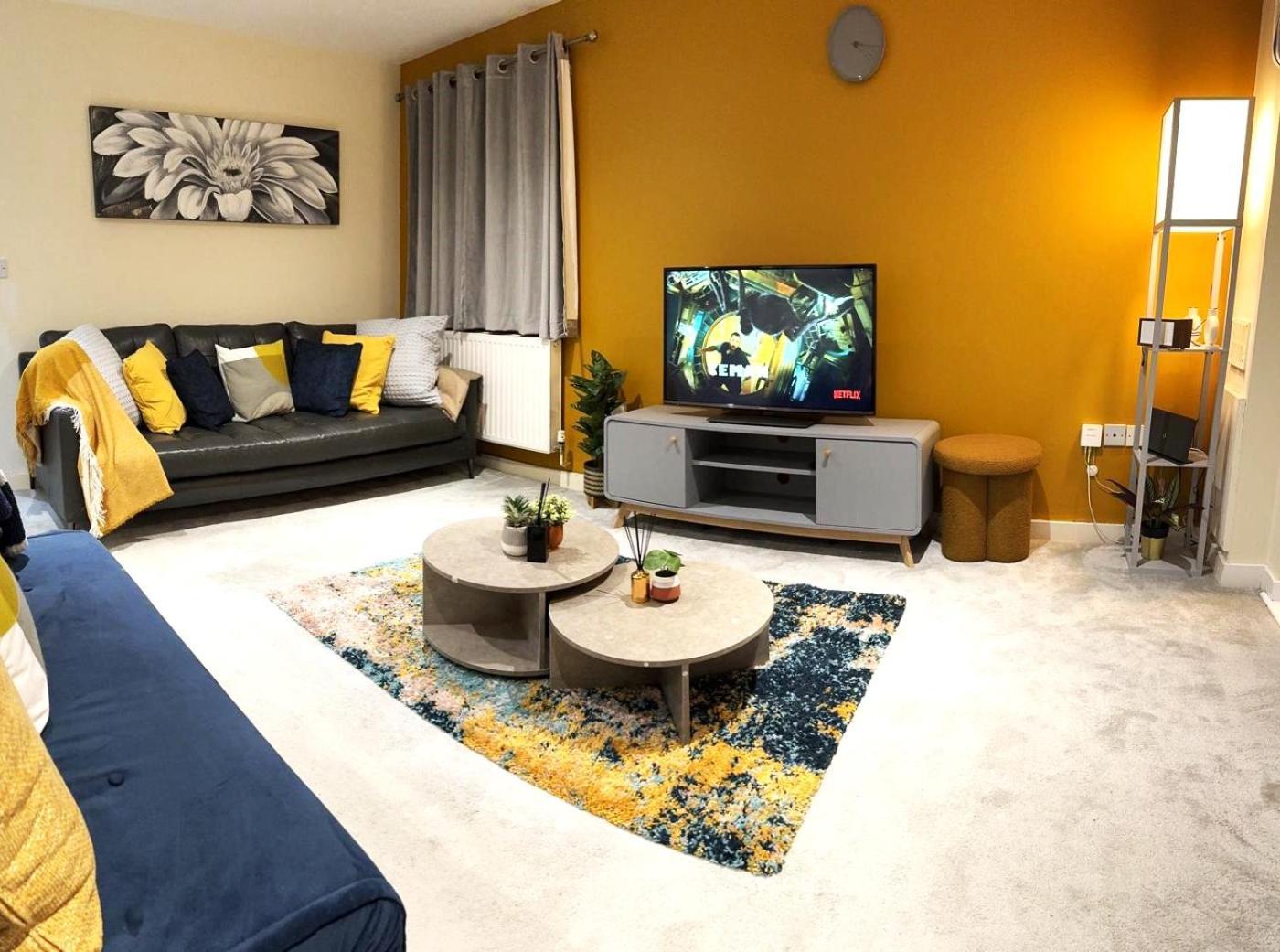 Apartment Large Cosy 2 Bedroom Ground Floor Flat In Sg1 Sleeps 4-5 Free Parking